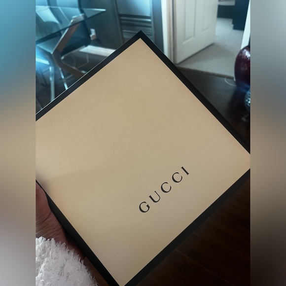 10 x 10 gucci box. - Picture 1 of 2